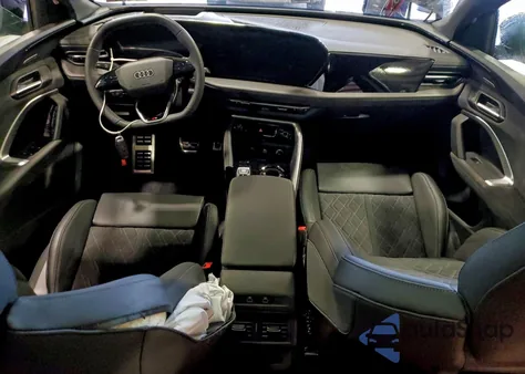 2025 Audi Sq5 Premium Plus z USA, uszkodzony, nr VIN WA125AGU2S2035214